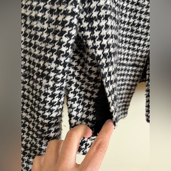 Studio Jax wool blazer made in Canada! - Picture 6 of 8